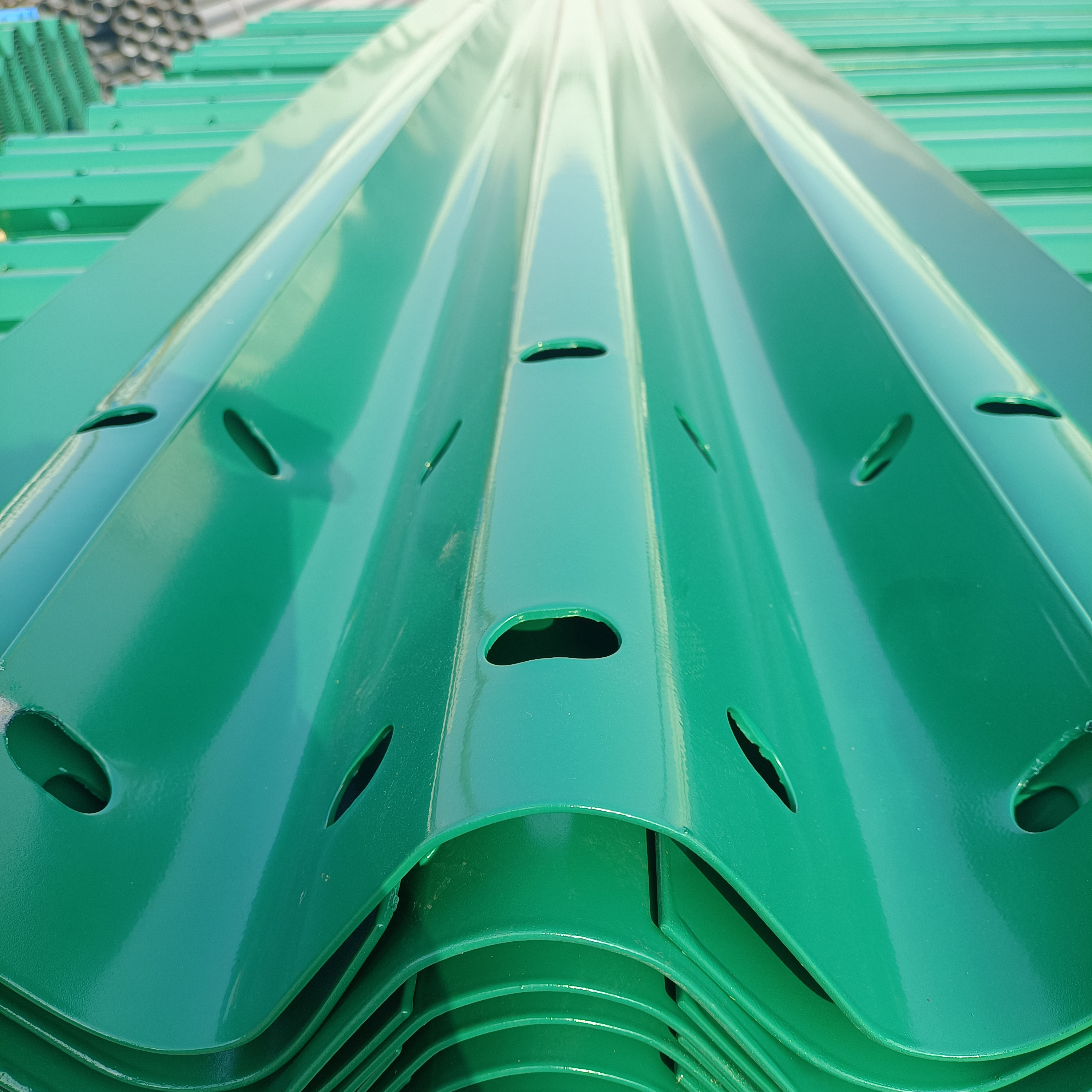 gr-c-4e波形护栏多少钱一米?