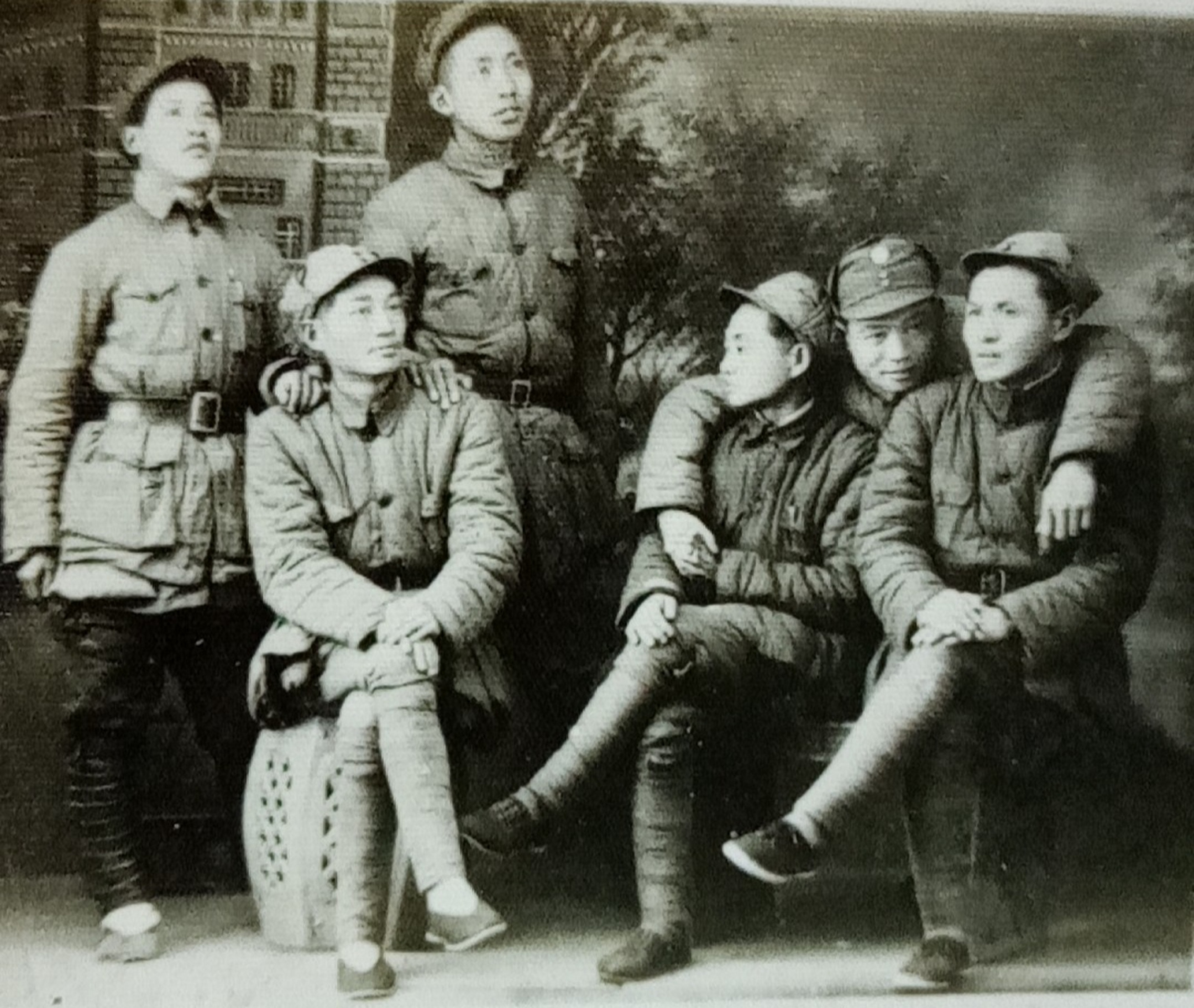 新四军战士老照片～1946年摄于江苏宿迁.