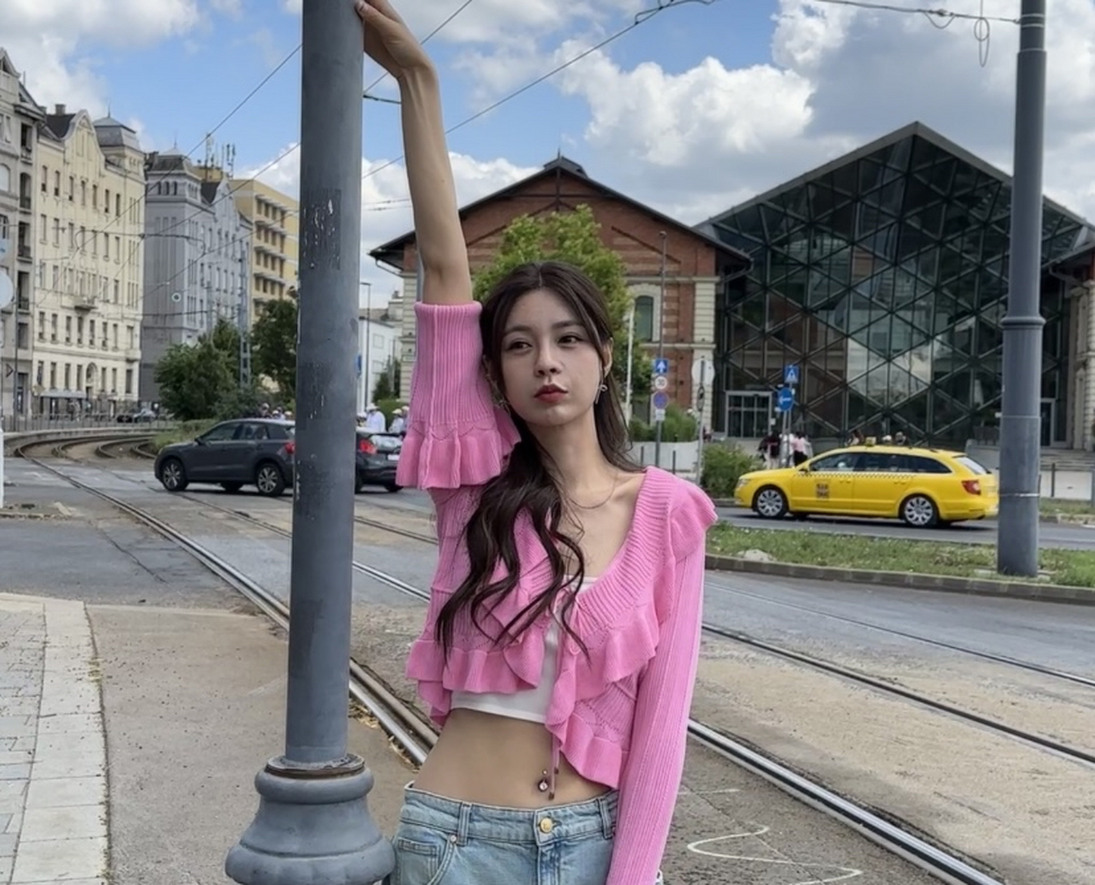 沈梦辰戴脐钉,想问问姐姐疼不疼?