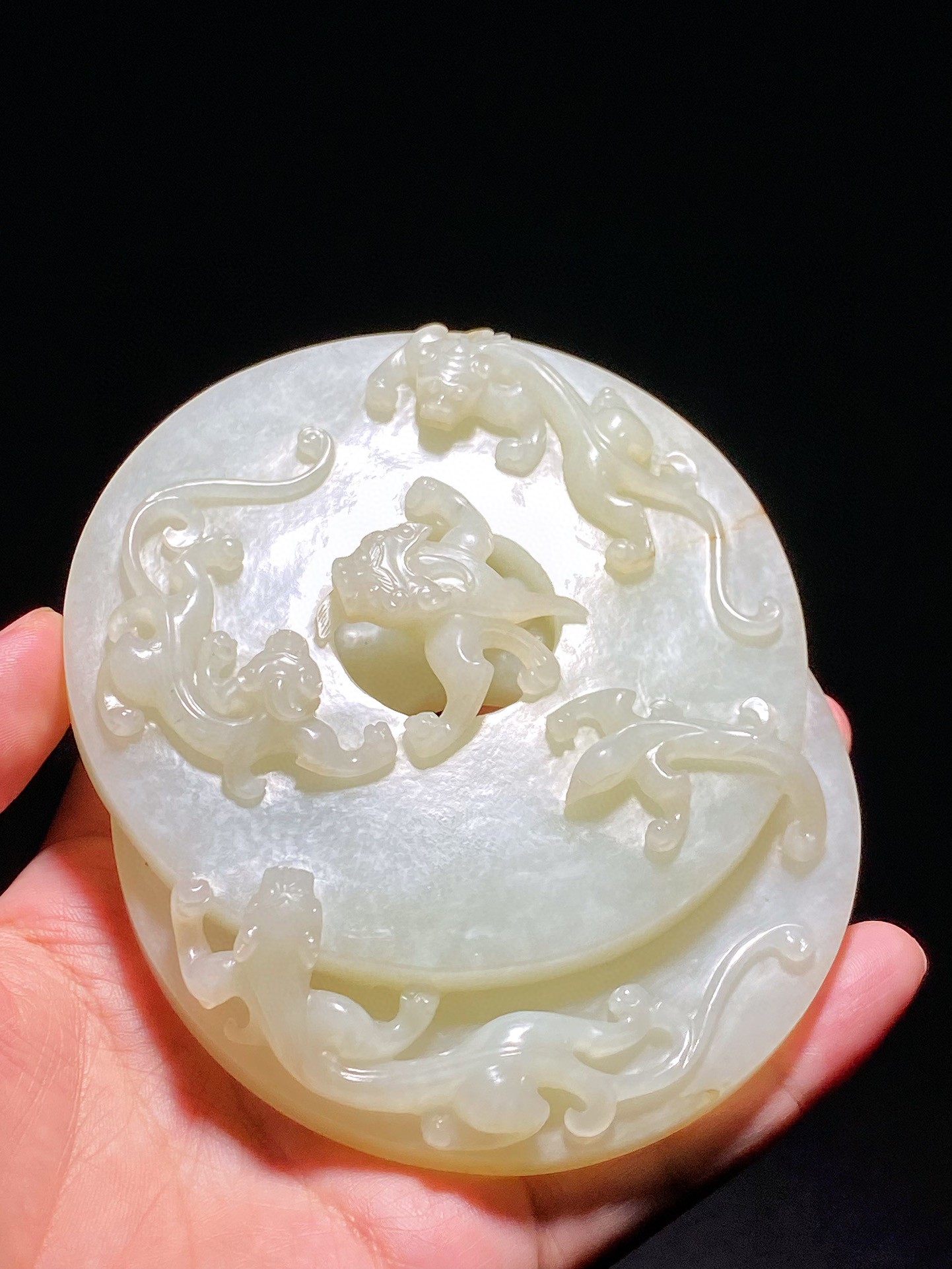 清乾隆 和田玉籽料 白玉 龙纹兽面纹玉璧 联璧 摆件