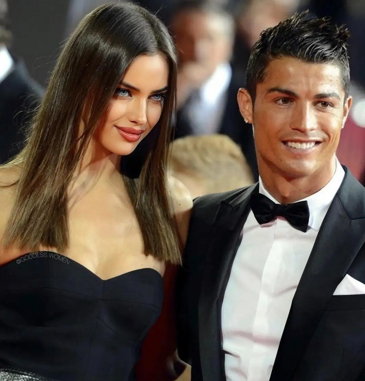 伊莲娜·塞内克与c罗合照的照片