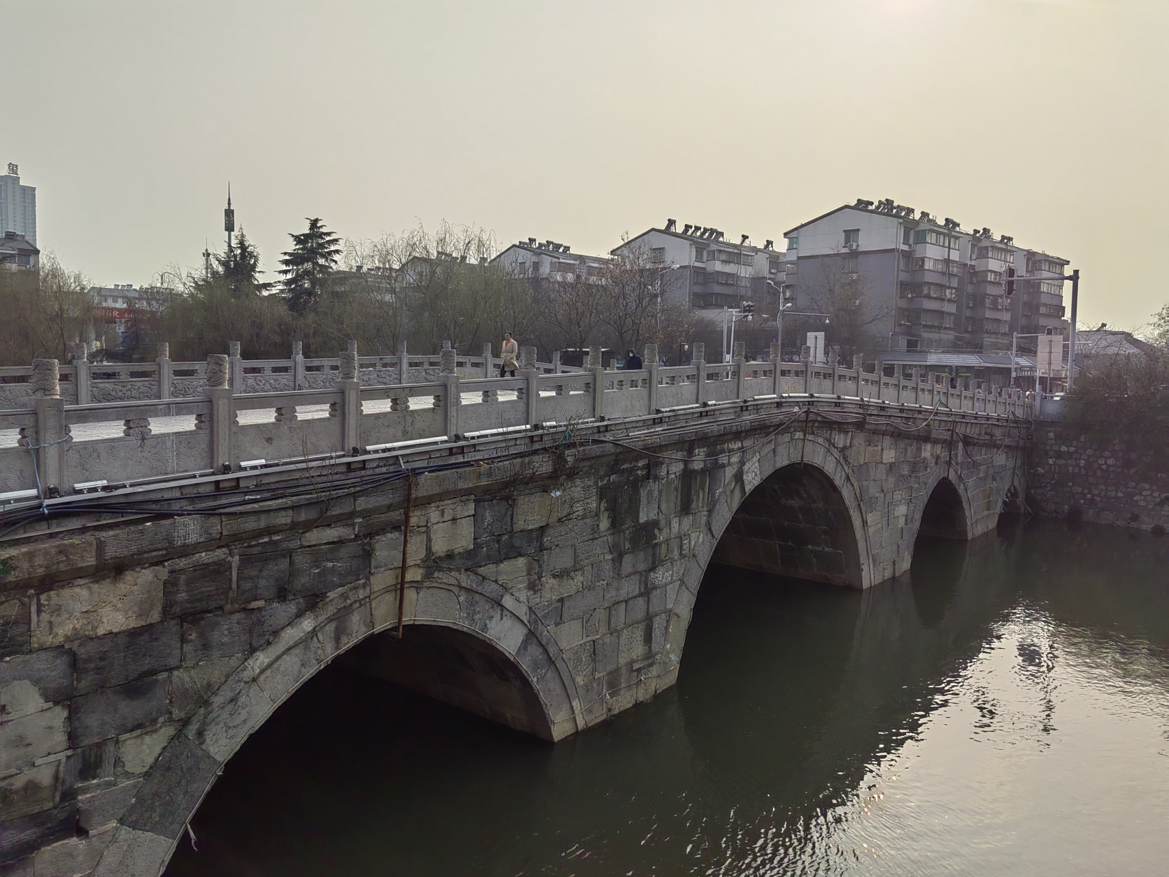 洛阳东关大石桥又名"黄公广济桥",位于洛阳市瀍河回族区,横跨于瀍河之