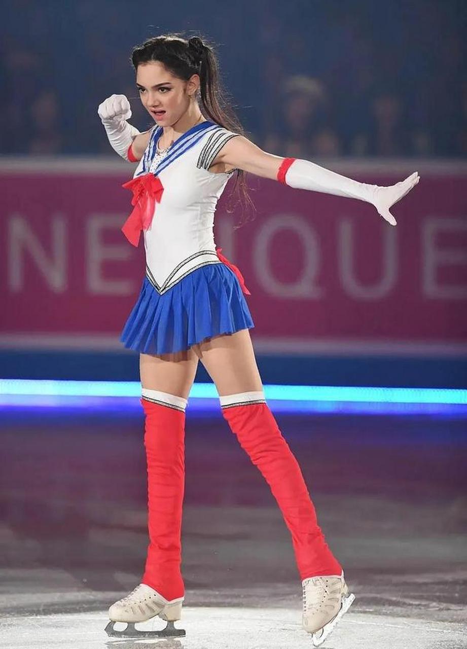 俄罗斯花滑"冰上美人"梅德韦杰娃.