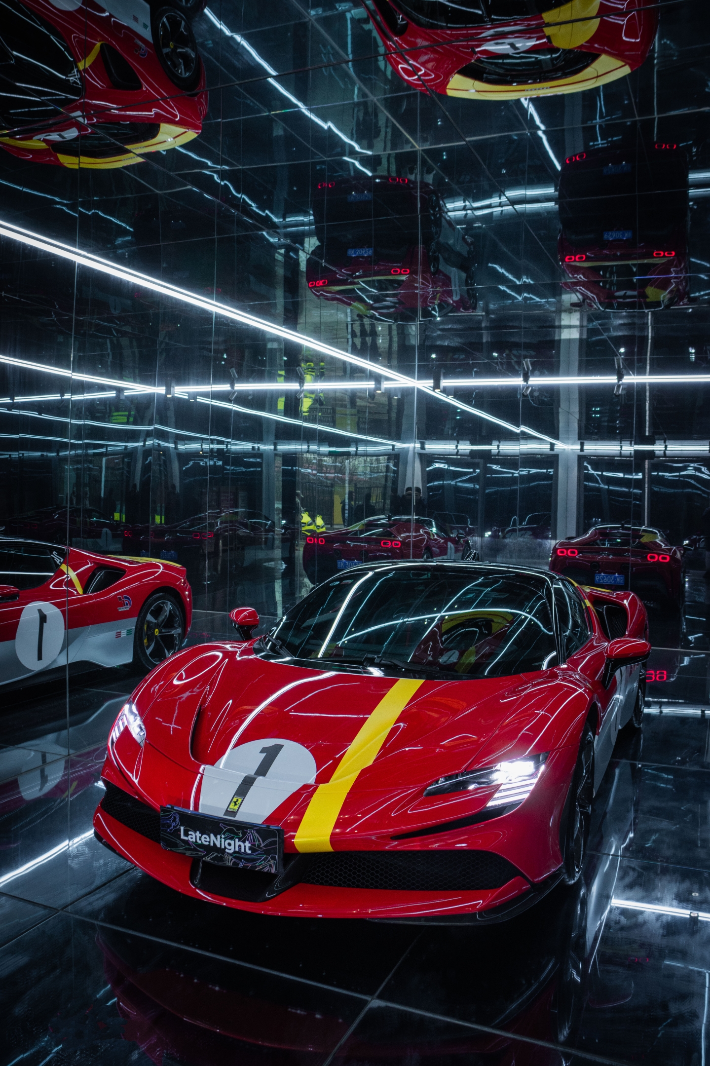 一匹"骇群之马"法拉利sf90