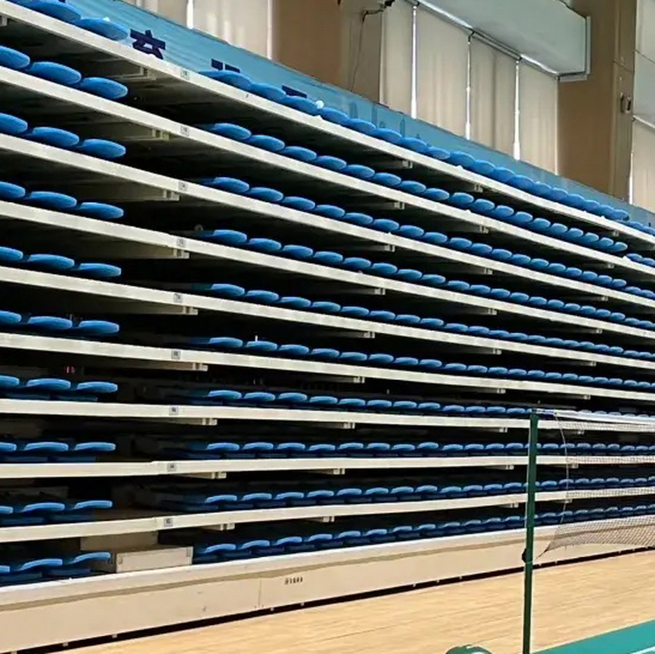 每次去大连西岗体育馆看到他们的时候我都想:这是干啥用的呢?