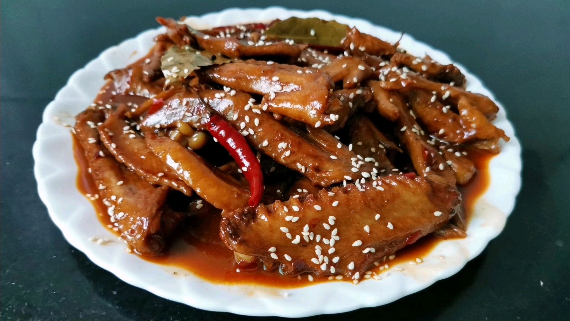 七夕节用鸡翅和鸭翅做浪漫晚餐,麻辣咸香,幸福又好吃