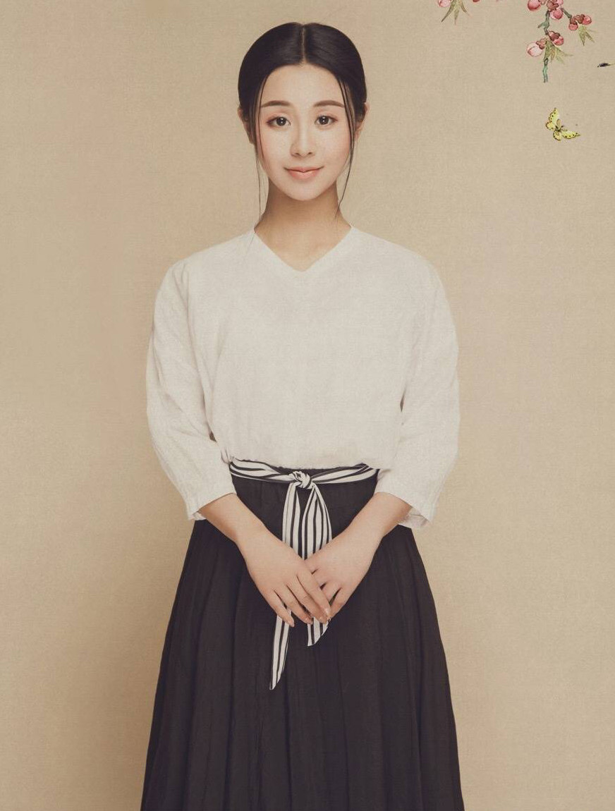 女演员陈圆媛:青春时尚,美丽多姿