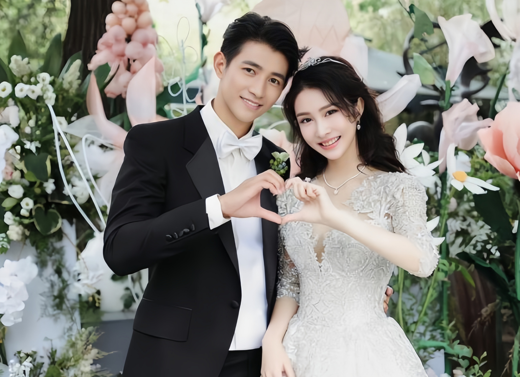 在7月27日,社交媒体平台上掀起了离婚风波,备受关注的明星夫妻李子峰