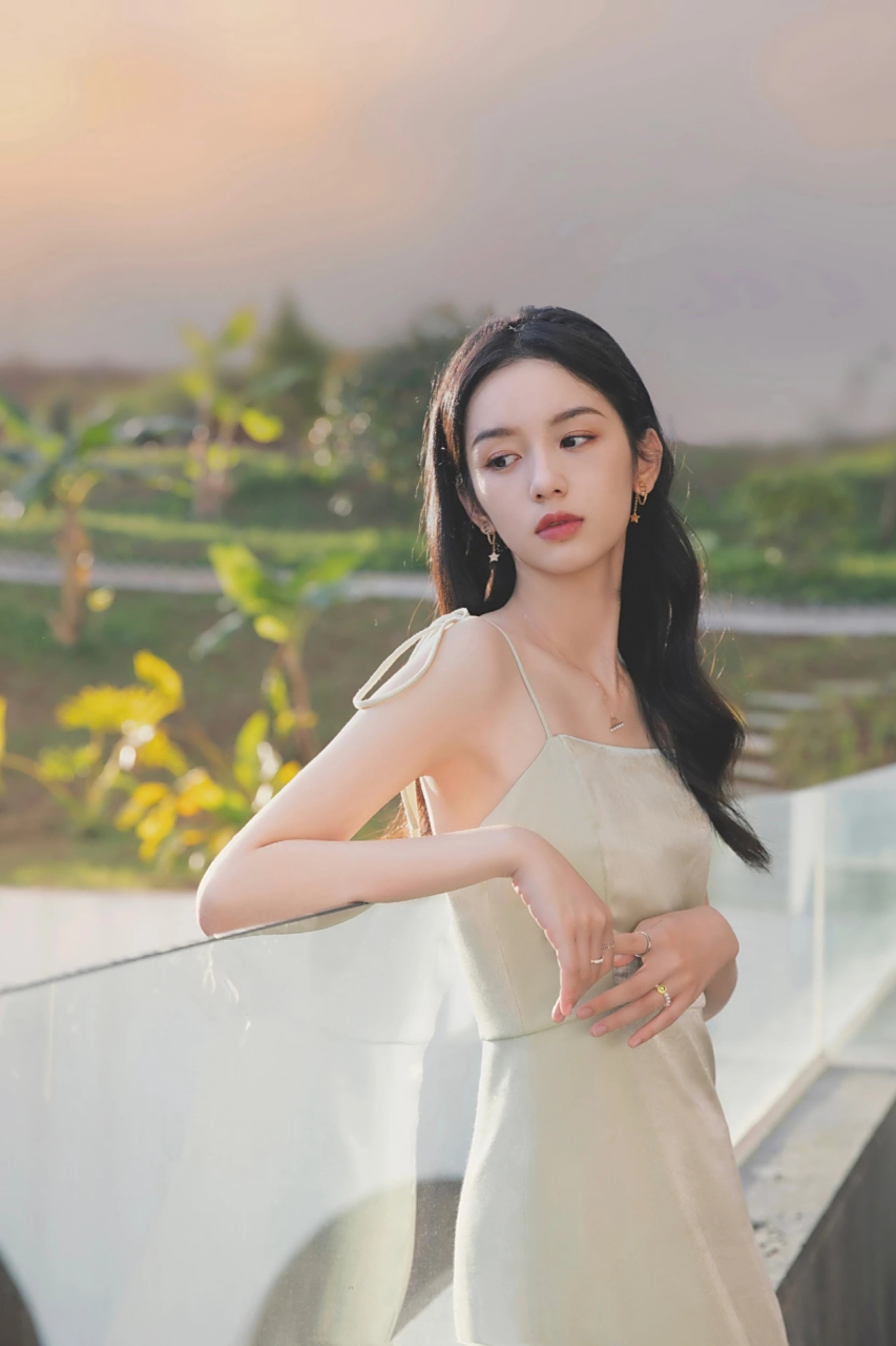 明星动态# #明星穿搭# #周也