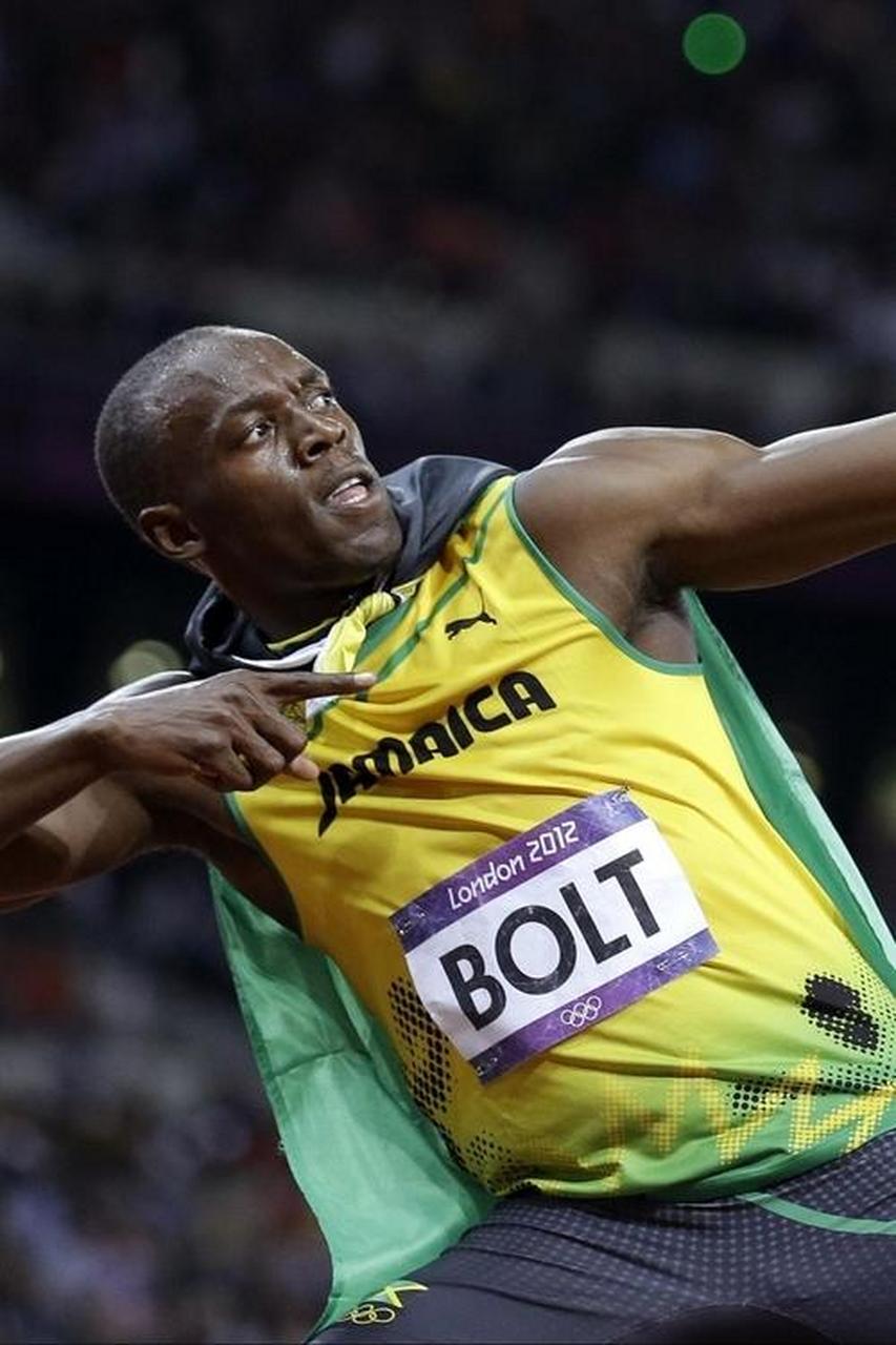 58秒,普通人跑百米咱就算他16秒,折算到50米也就8秒左右.