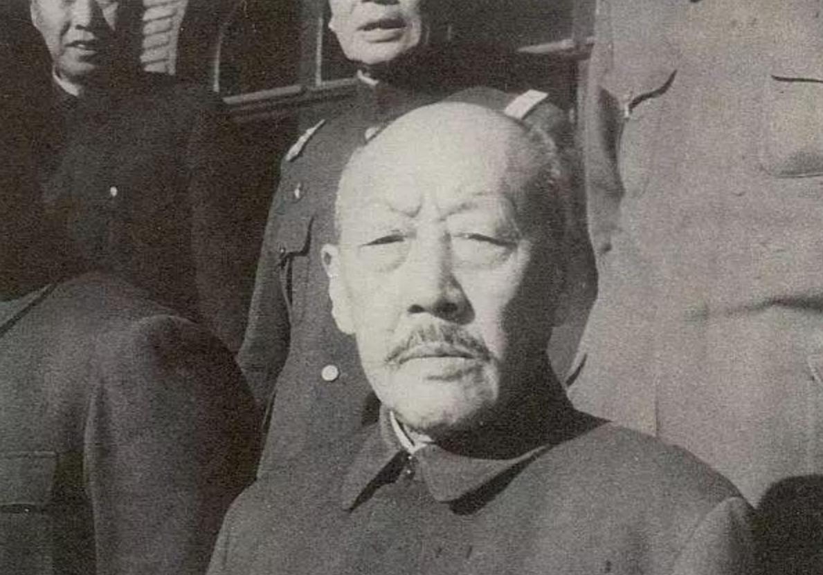 50年大汉奸张景惠被押回国,看到囚犯儿子摇身一变穿军装,很惊讶