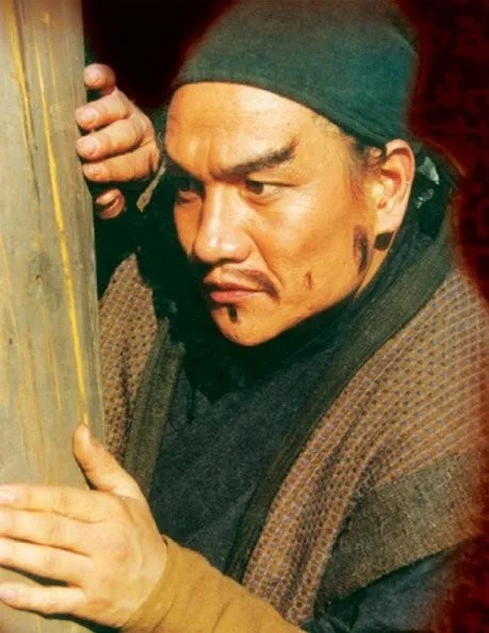 演员,孟耿成,在水浒传里扮演时迁,他回忆说,我是真正的武术演员,进组