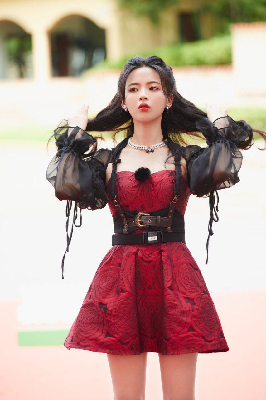 杨超越高清壁纸头像(四十)[鼓掌]