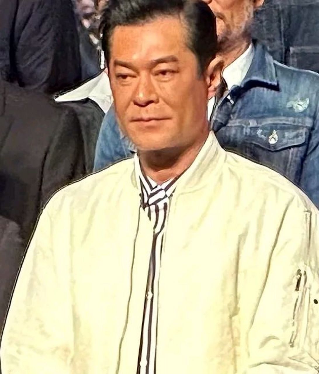 古天乐长相变化太大了,不是单纯的变老,而是完全变了个人似的,反正从