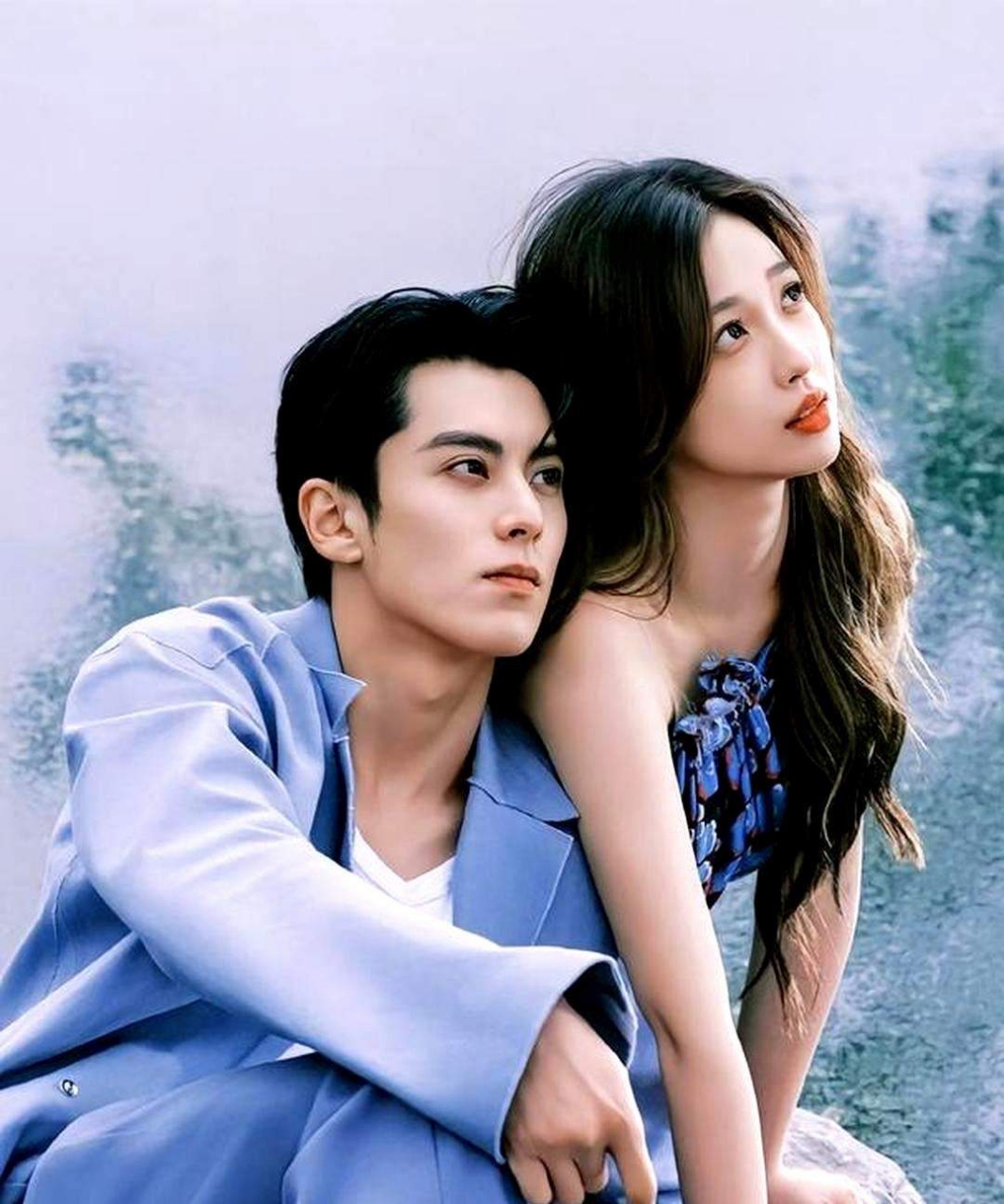 有传闻称虞书欣插足了王鹤棣和女友的恋情,但这个消息并不可靠.