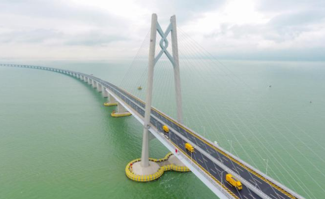 港珠澳大桥6700米的海底隧道,如果漏水的话,应该怎么办?