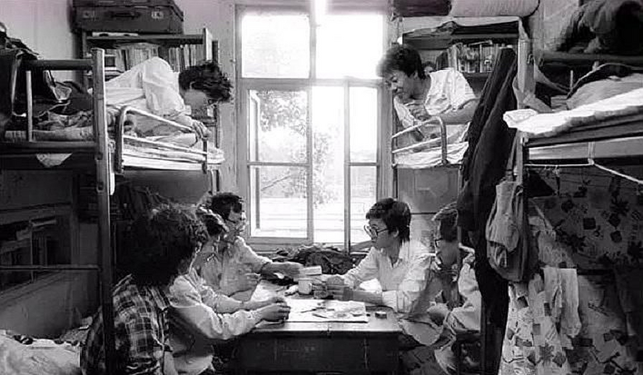 80年代大学宿舍与现在的对比
