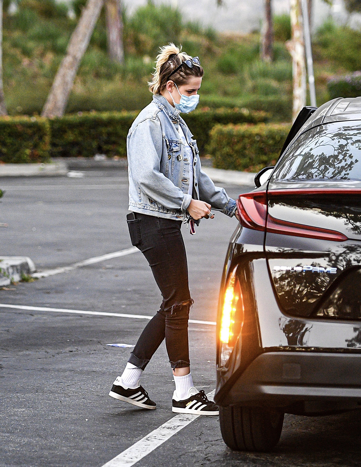 幸福!克里斯汀·斯图尔特和女友dylan meyer马里布最新街拍