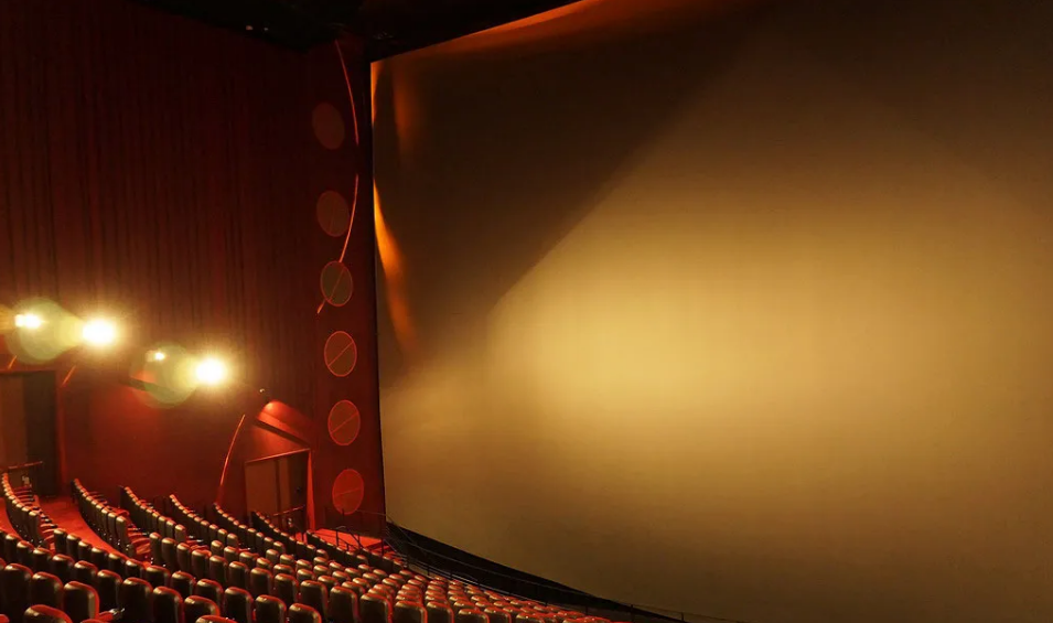 用影像节奏勾勒观众心理,是电影《第四面墙》成功的关键之一