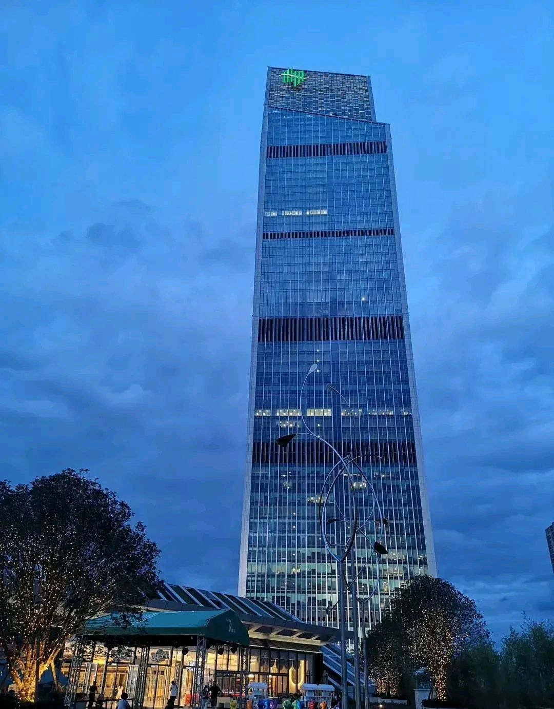 昆明第一高楼春之眼,主塔项目407米高,将会带动主城区商业吗?