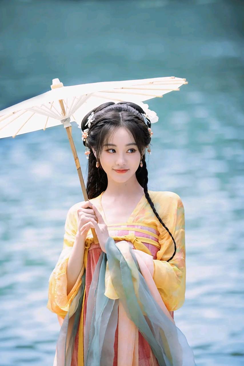 怎么会有这么甜美的女孩,爱了爱了#一眼沦陷# #你心中的古装女神