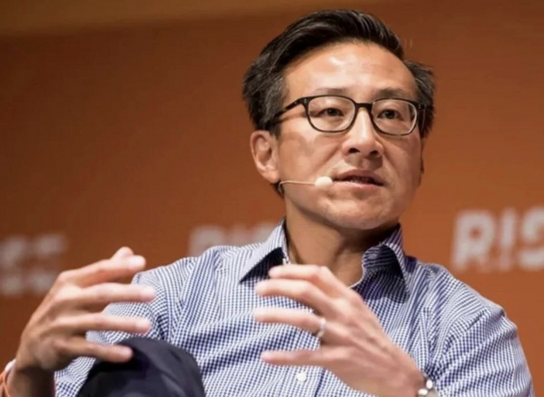 为什么蔡崇信是最合适担任阿里巴巴集团的ceo的人选?