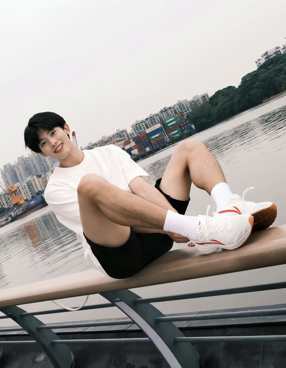 帅哥# #校园# #摄影# 阳光活力的清新帅哥