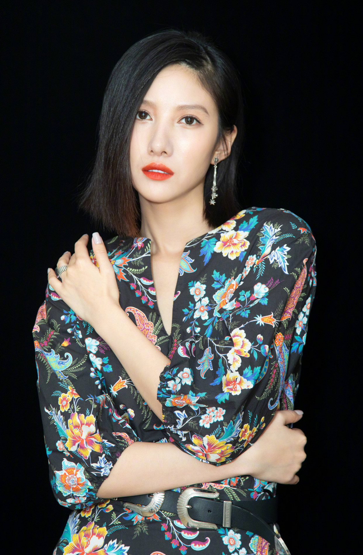 青年女演员吴优:青春靓丽,气质出众