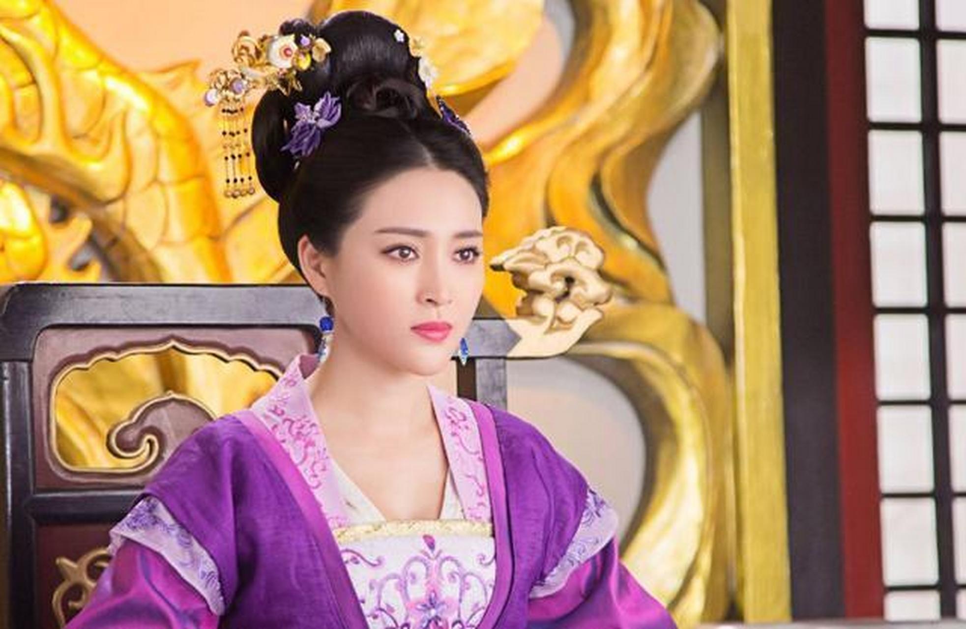 北宋传奇女性刘娥,她的一生如同一幅曲折的画卷,从最初的歌姬身份