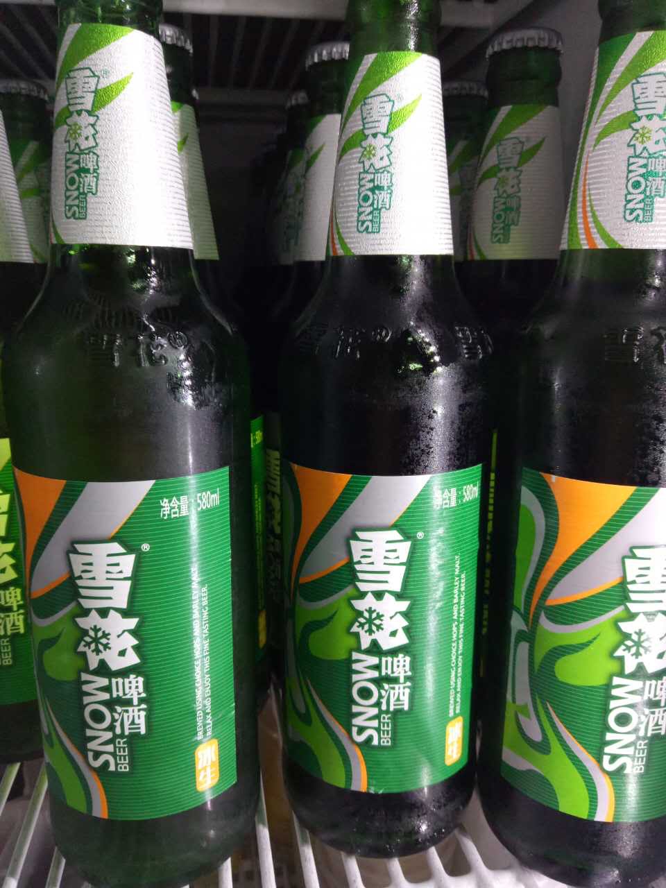 雪花啤酒瓶装雪花啤酒照片雪花啤酒真实照片雪花啤酒图片雪花啤酒真实