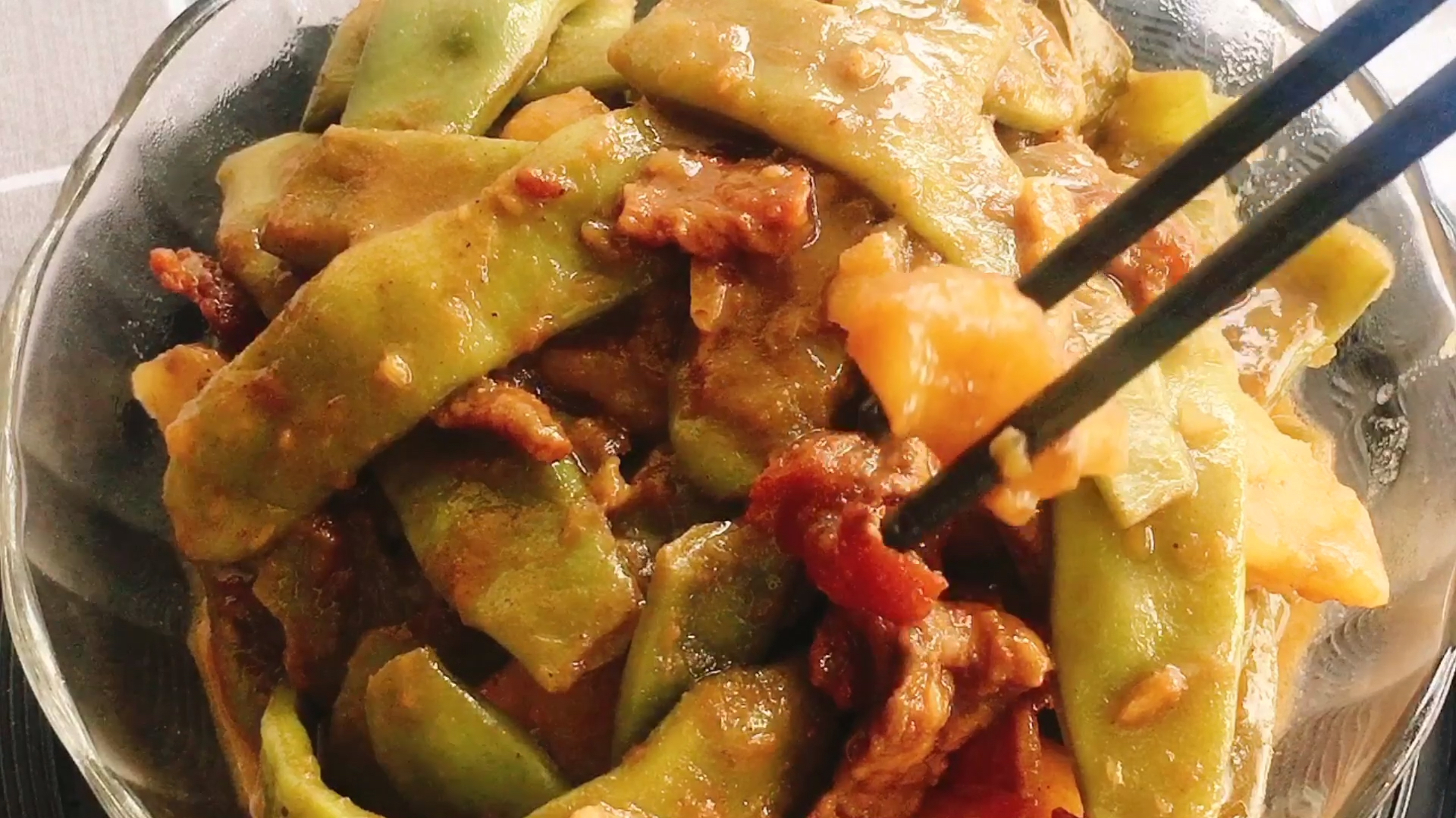 东北家常菜,土豆炖豆角,做法简单,步骤详细,特入味