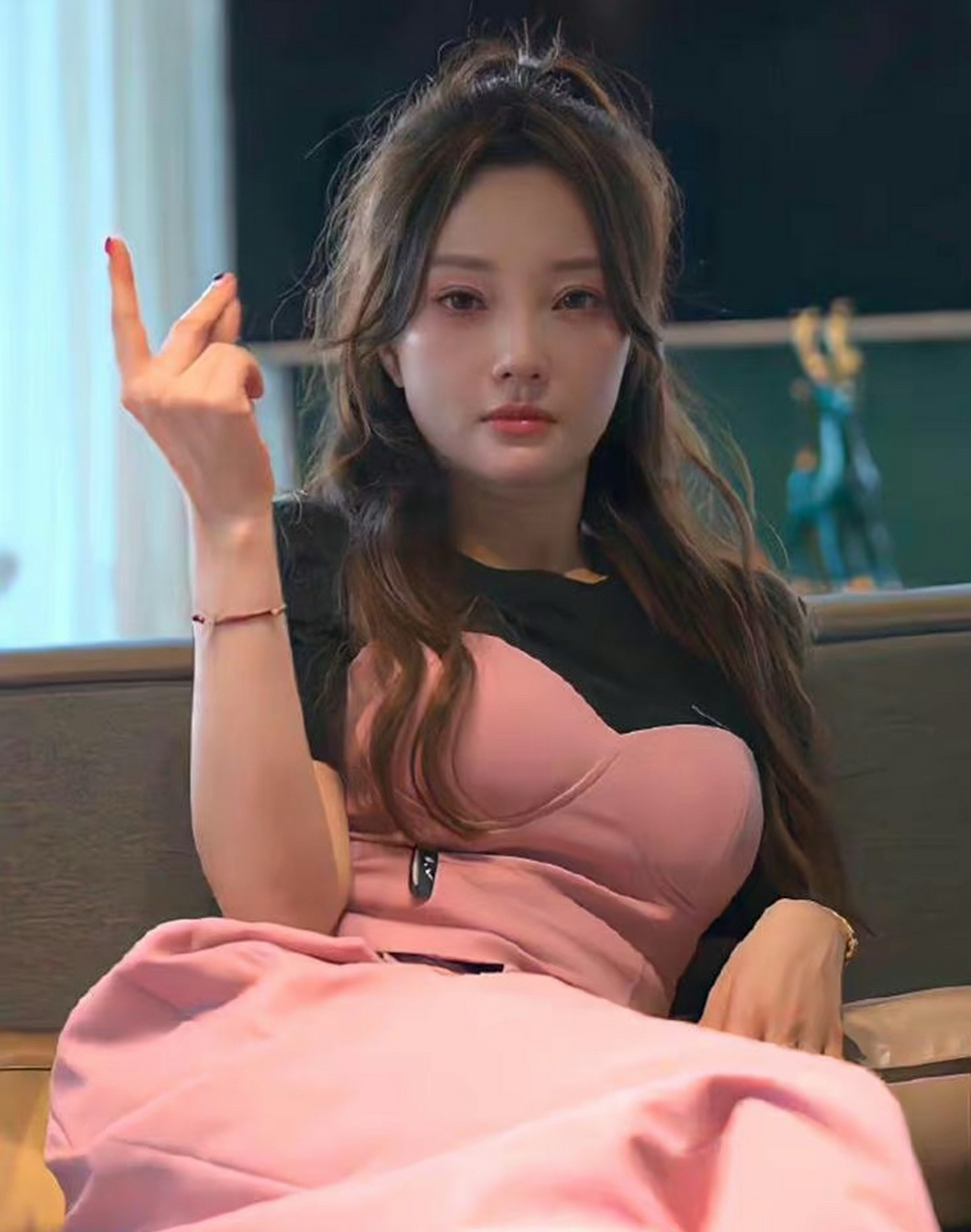 李小璐新照,好像有点发福啊