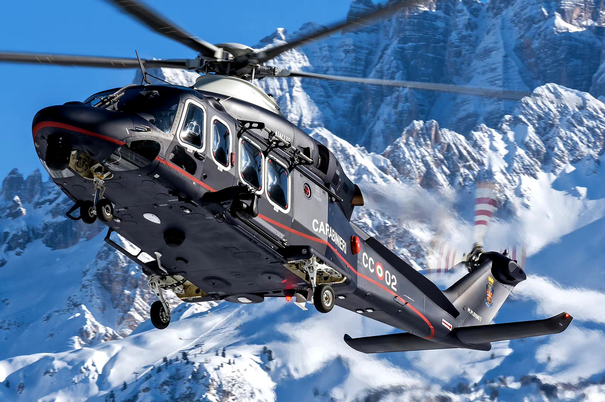 飞行器欣赏:意大利 阿古斯特维斯特兰 aw-139直升机,该机是一种中型双