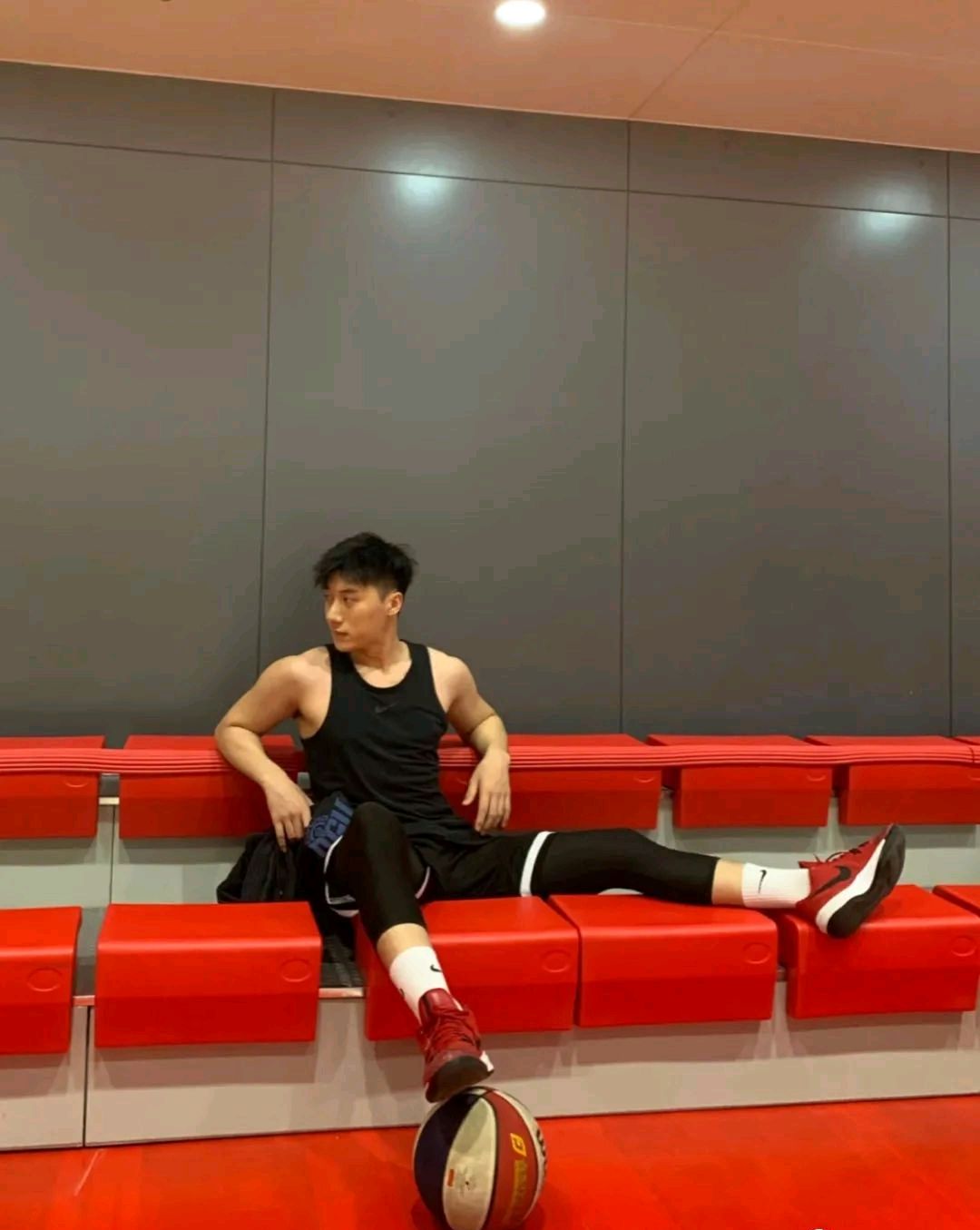 95年190cm北京体育男孩,帅到心坎里了!