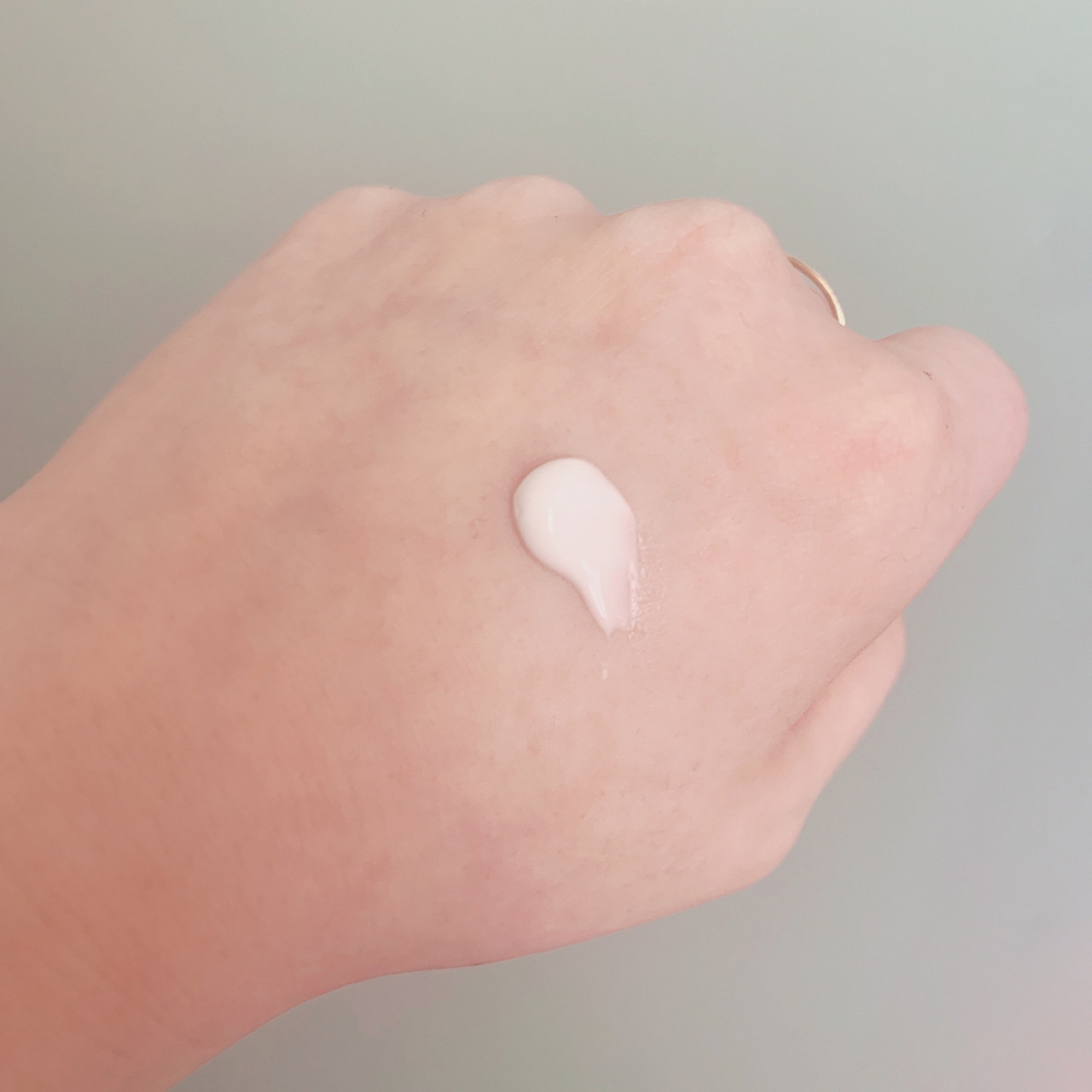 physiogel霏丝佳ai乳霜 超级 蓝色版应该更火, 相比之下红色这只更