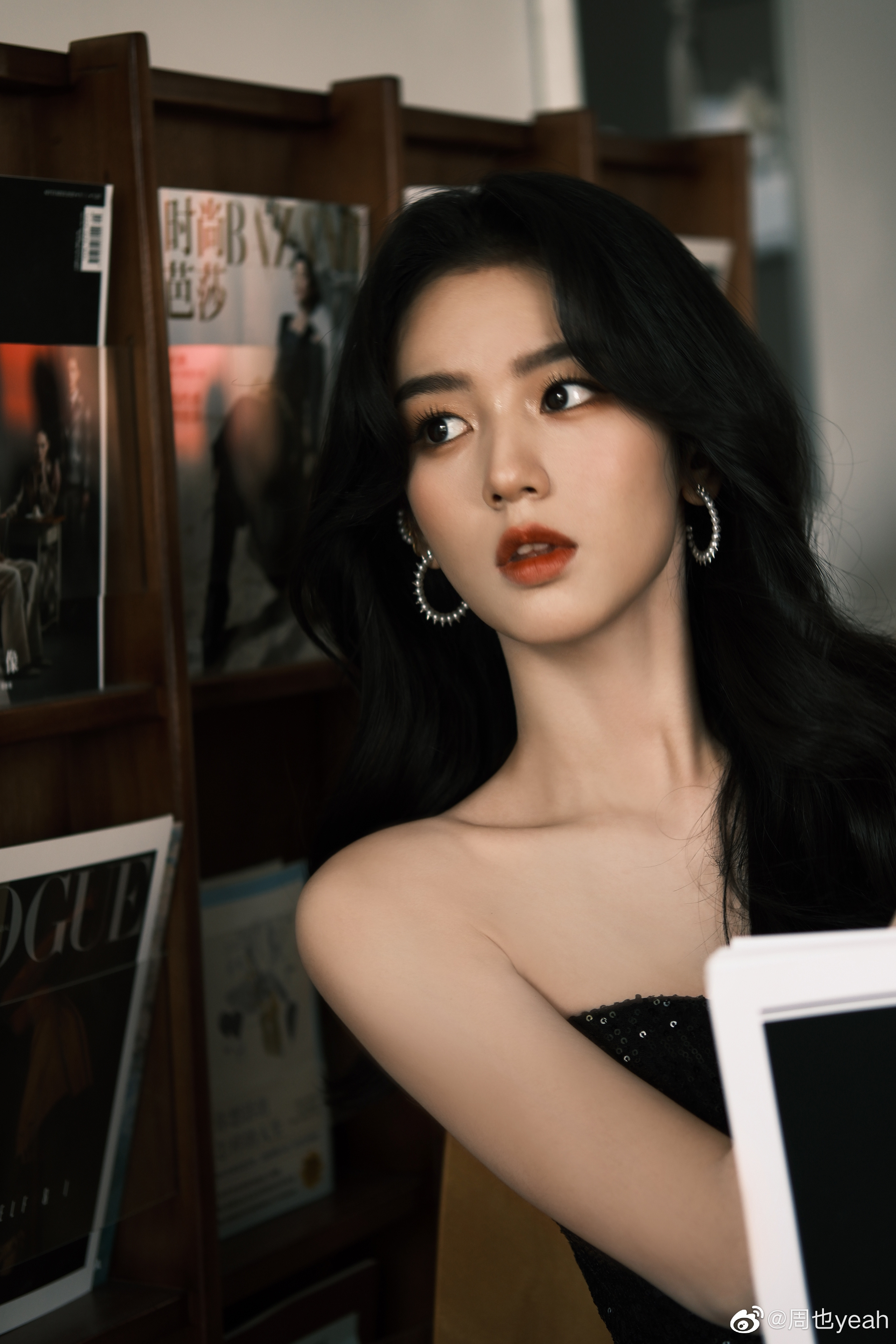 周也,火辣重庆妹子