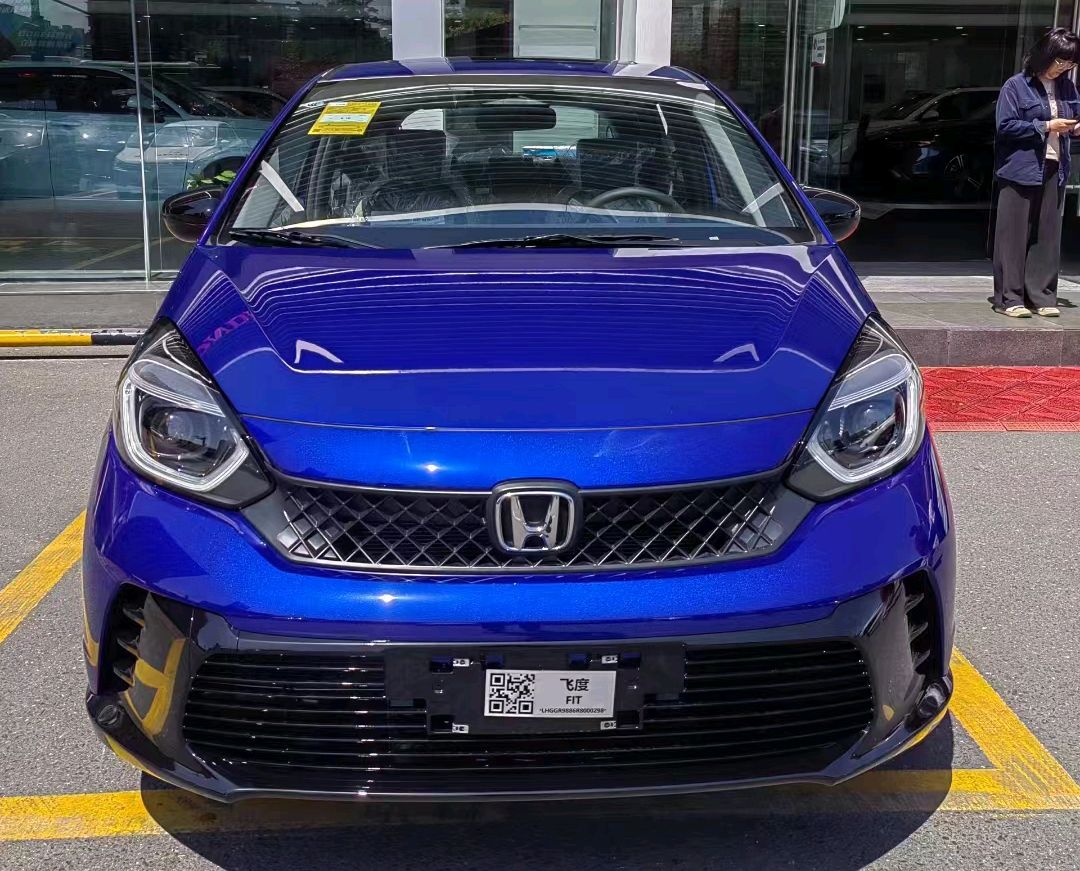 2023本田飞度顶配版实拍,落地超12万,依旧是小型车"空间冠军"