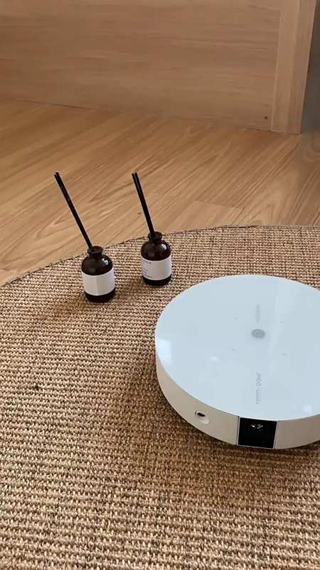 坚果g9s投影仪家用卧室墙投超高清投影机手机智能投屏-度小视