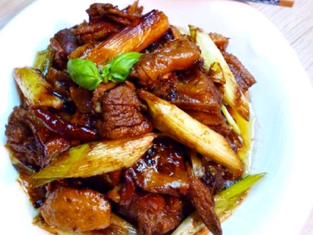 金葱酱香鸭,色泽金黄,咸中带甜,甜风味独特