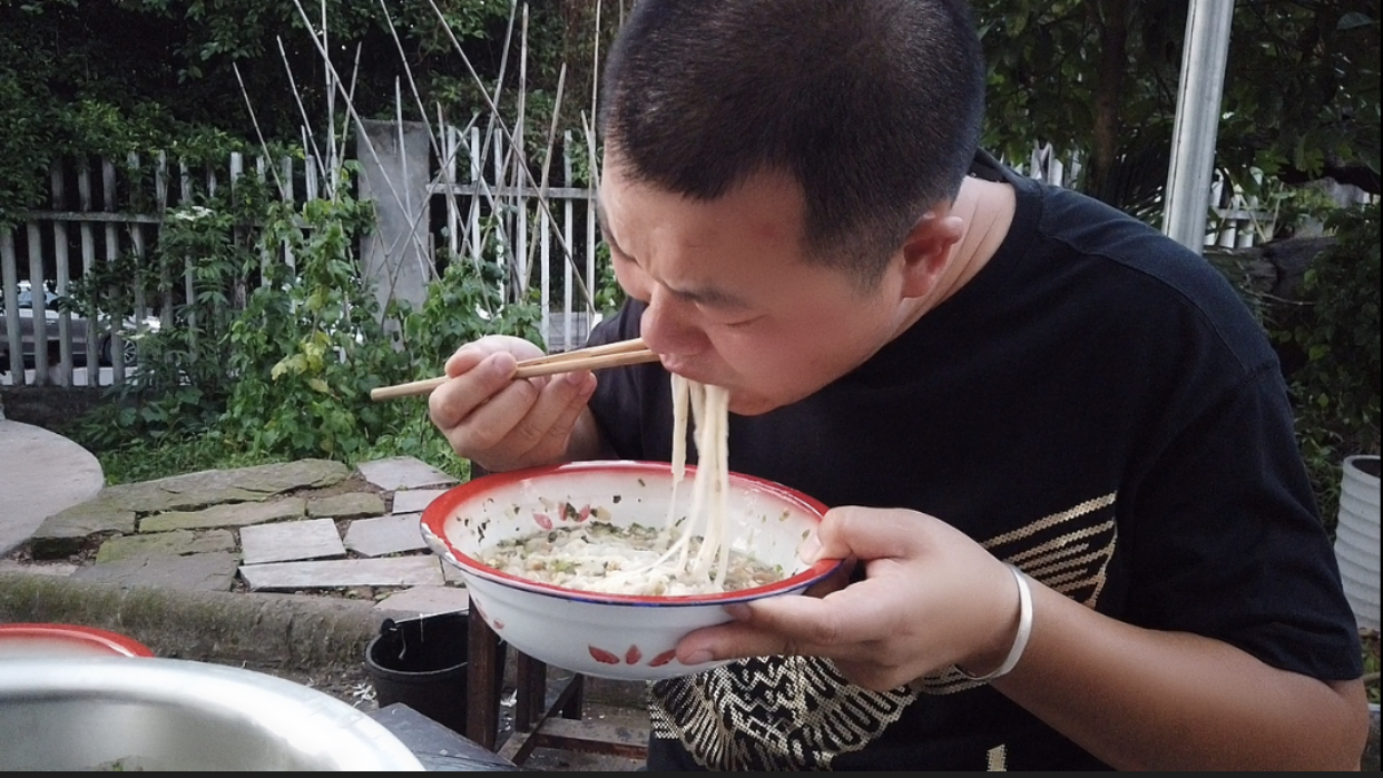 泸州臊子面,配料丰富,做法讲究,酒城人民自己的面食,太美味啦