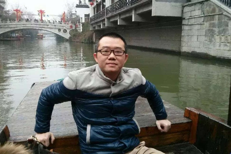 又一个男星形象倒塌?私下行为令人不齿,曾经2次上央视春晚舞台