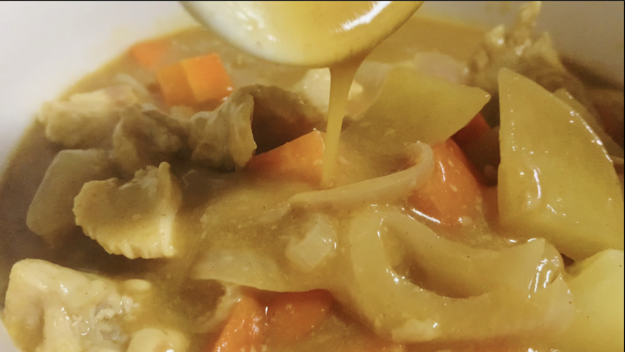 小伙教你咖喱鸡块家常做法,做法简单,汤浓味美,老人小孩都爱吃