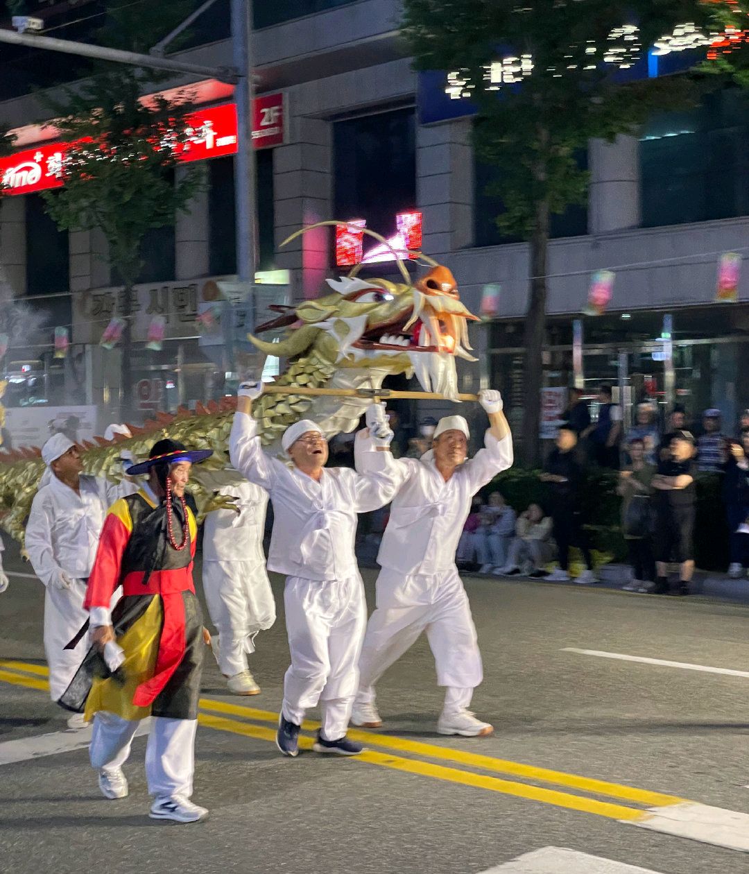 韩国人吃粽子游龙舟,在外网只宣传韩国端午节绝口不提江陵端午祭