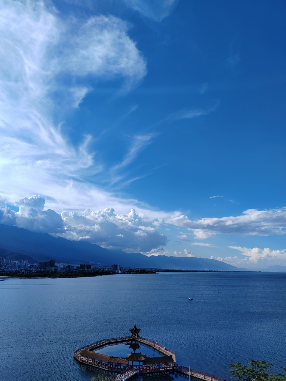 洱海蓝天白云轻纱奇观,大理自然风光写真摄影图片,谢谢关注点赞转发分