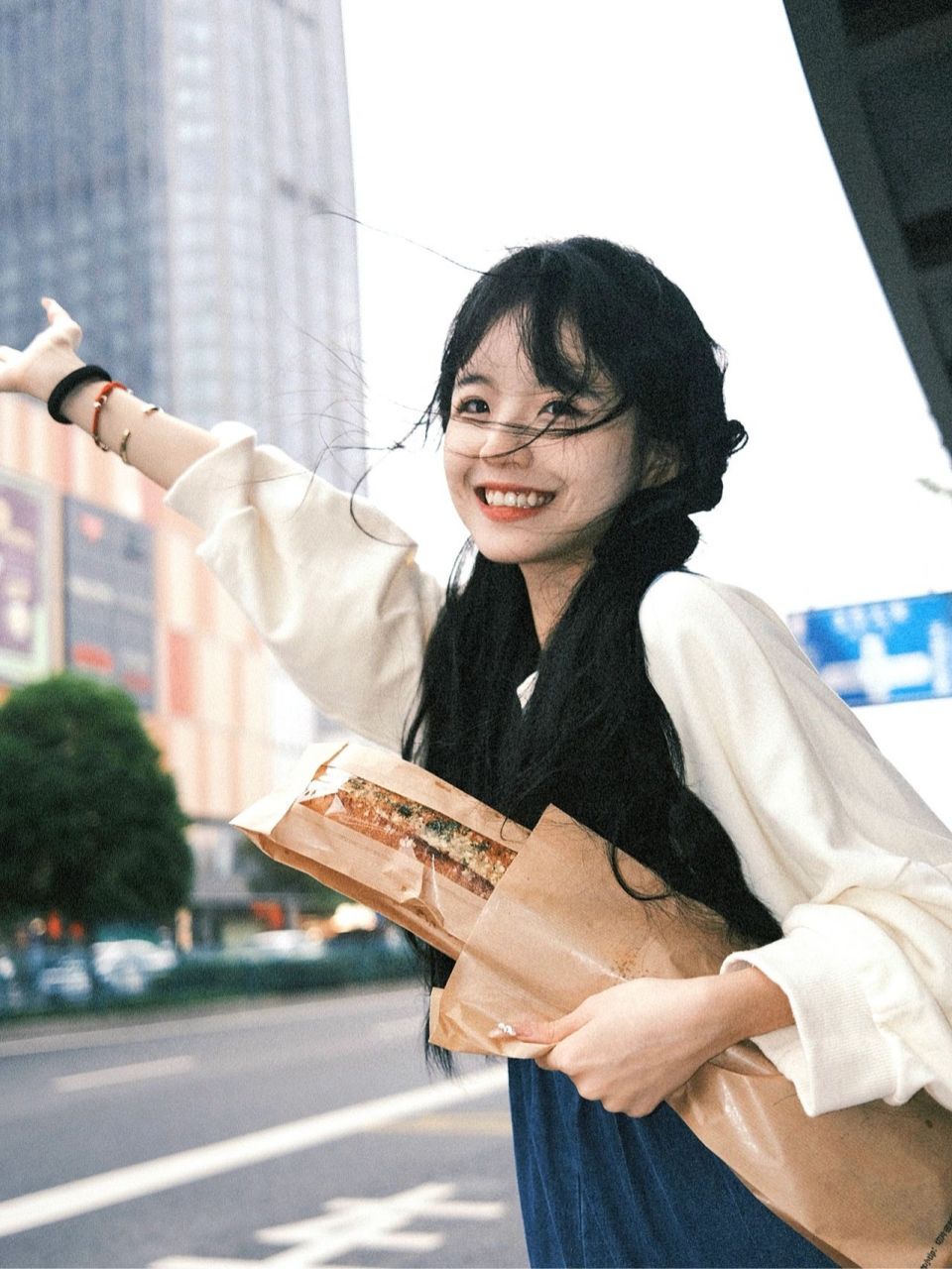 清纯羞涩的女孩