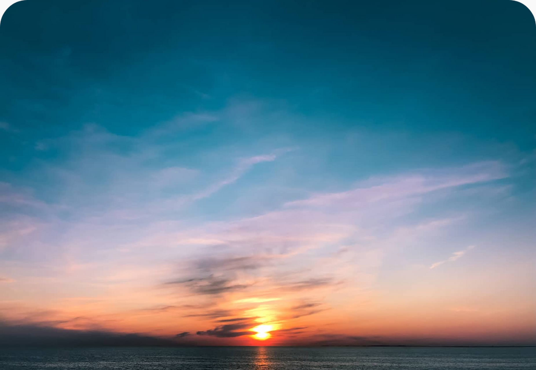 以梦为舟奔向星辰大海 梦中,我乘着一艘小舟,漂浮在无边的星辰大海中.