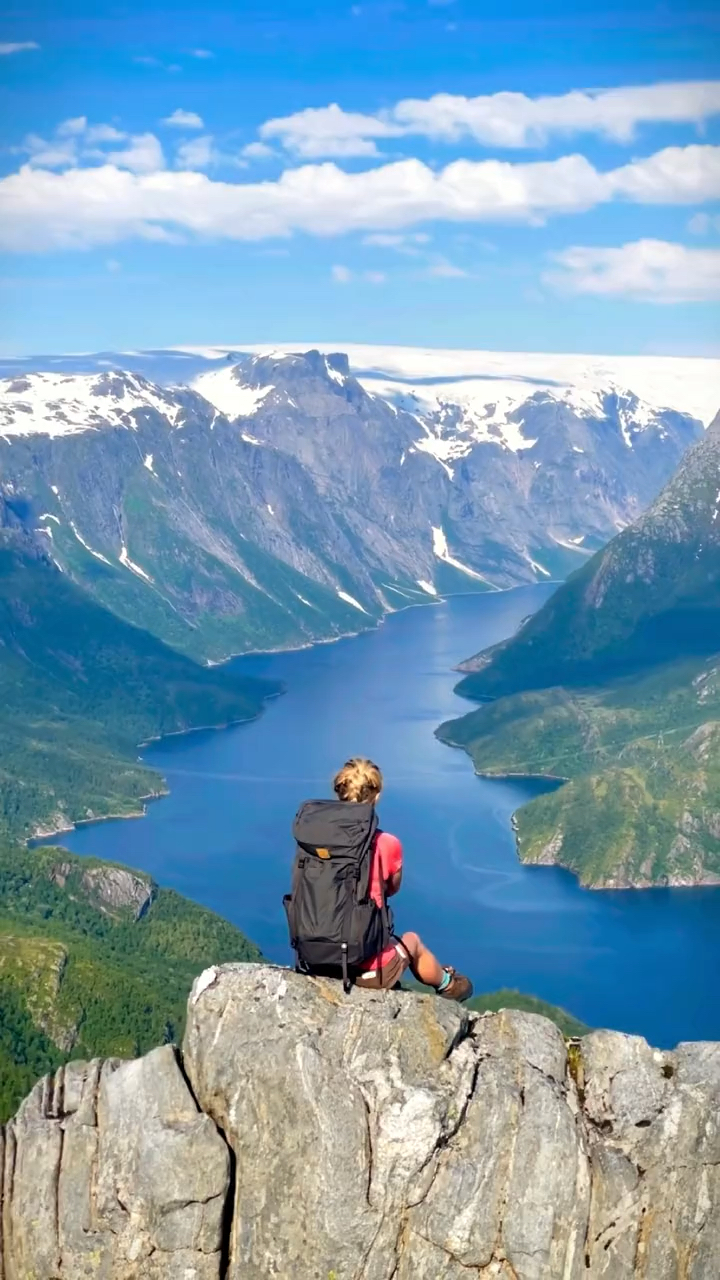 最治愈人心的,便是这世间的风景,将心放任于天地间,所有的不知所措