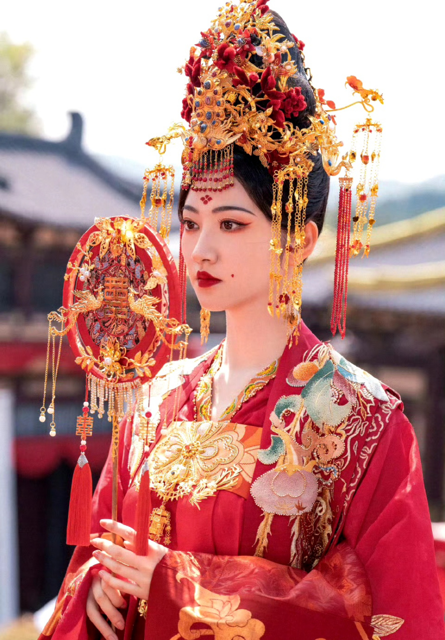 景甜乐游原大婚造型,冷艳又高贵,冷脸大婚的崔琳你喜欢吗?