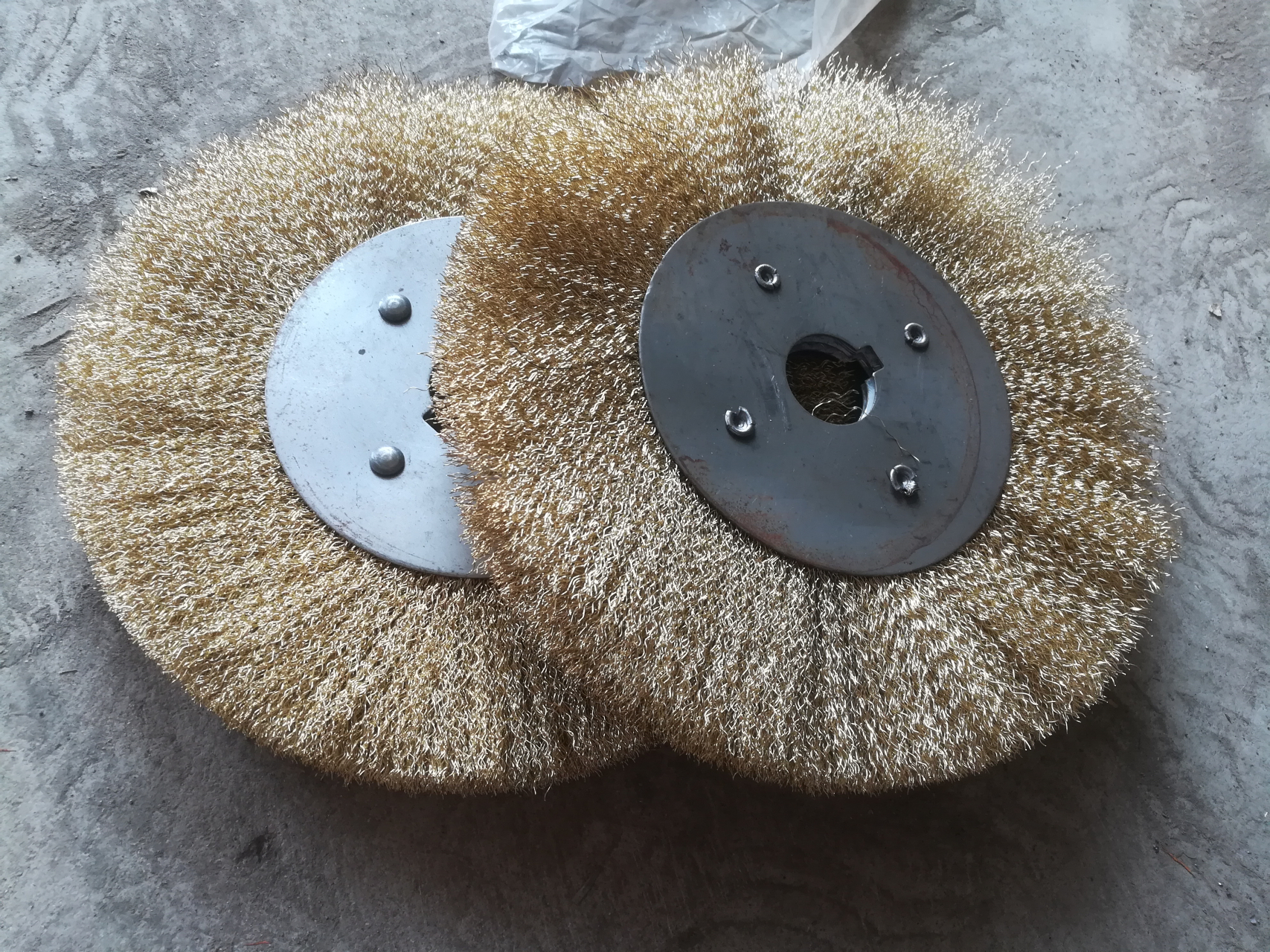 钢丝轮# #研磨轮# 钢丝轮不锈钢钢丝轮金属打磨除锈钢丝轮除锈研磨轮