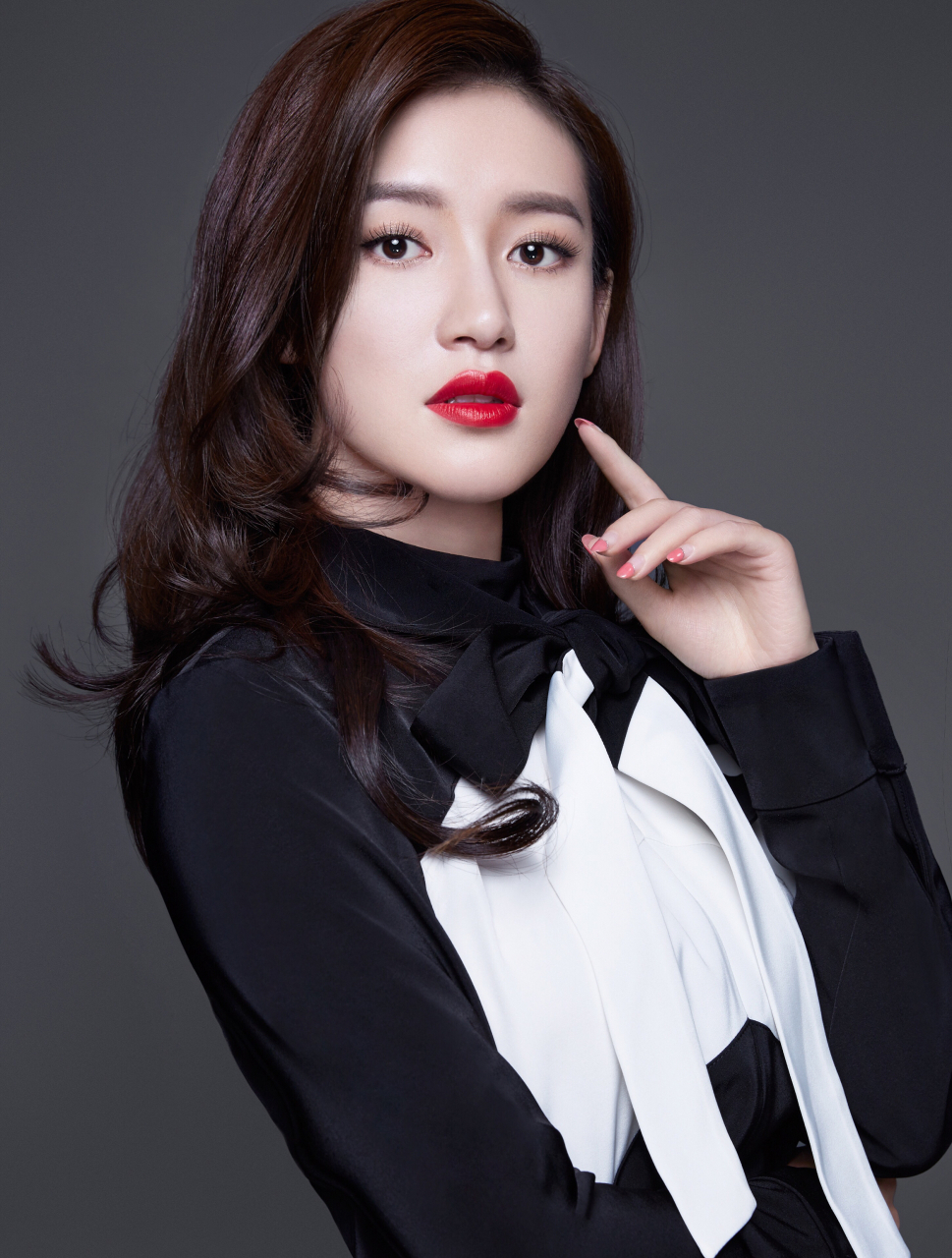 苏青,1989年7月5日出生于湖南省衡阳市,中国内地女演员,歌手.